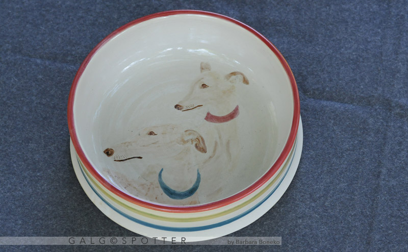 Keramiknapf mit gemalten Windhunden